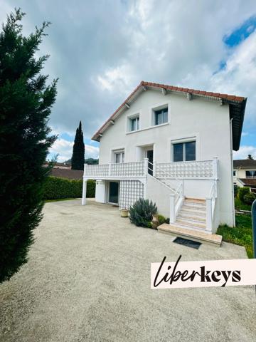 Maison de caractère avec jardin & piscine, en plein cœur de Saint-Marcellin