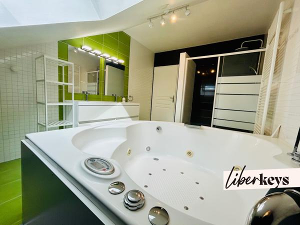 Maison de caractère avec jardin & piscine, en plein cœur de Saint-Marcellin