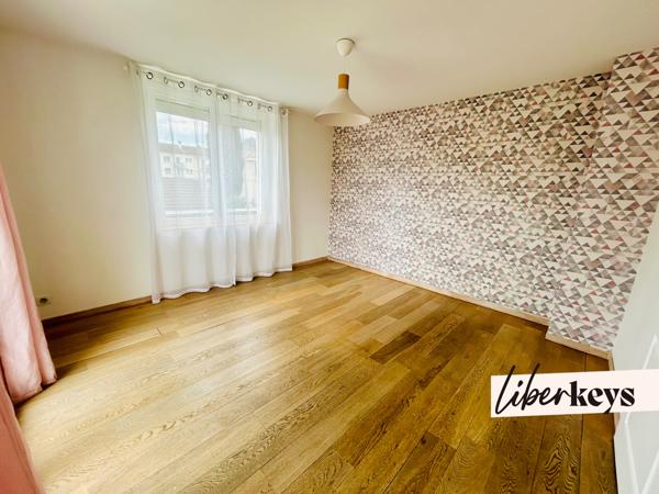 Maison de caractère avec jardin & piscine, en plein cœur de Saint-Marcellin