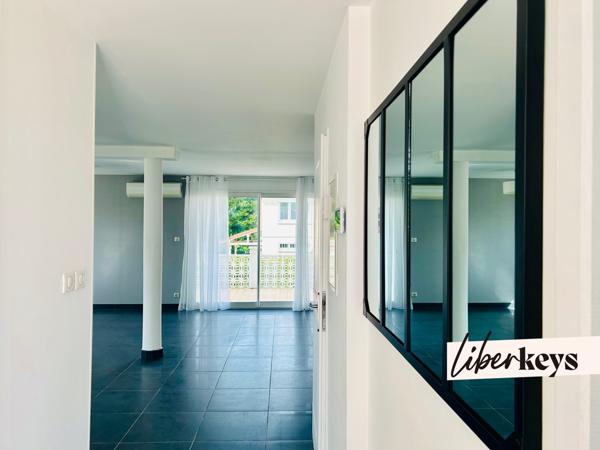 Maison de caractère avec jardin & piscine, en plein cœur de Saint-Marcellin