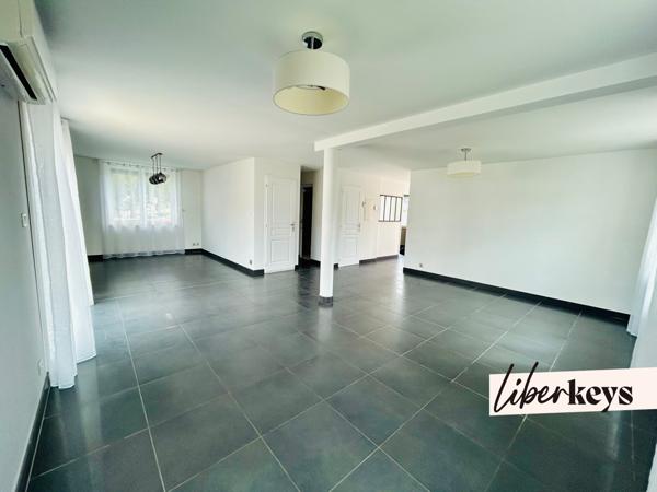 Maison de caractère avec jardin & piscine, en plein cœur de Saint-Marcellin