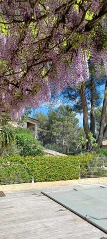 Très belle villa provençale , double garage, piscine