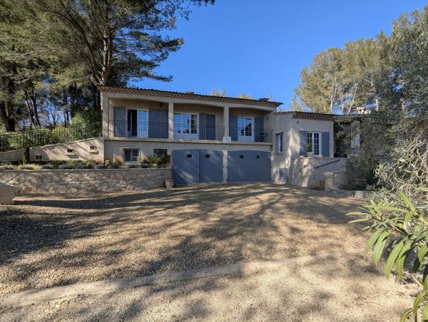 Très belle villa provençale , double garage, piscine