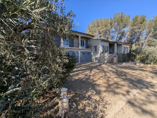 Très belle villa provençale , double garage, piscine