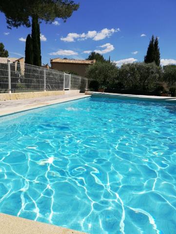 Très belle villa provençale , double garage, piscine