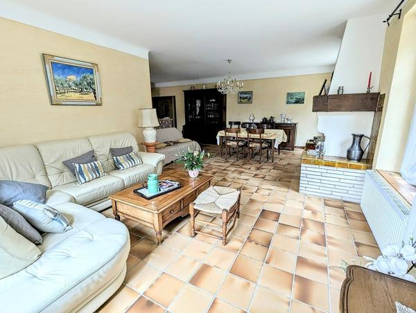 Très belle villa provençale , double garage, piscine