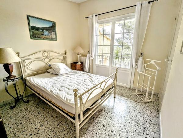 Très belle villa provençale , double garage, piscine