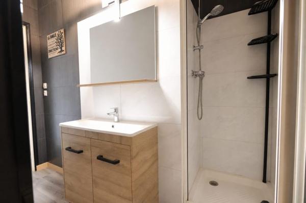 Maison année 20 rénovée avec vue sur espace vert Landivisiau 29400