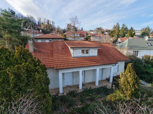 L'Étrat (42580) Maison de 150m2 environ sur 726m2 de terrain