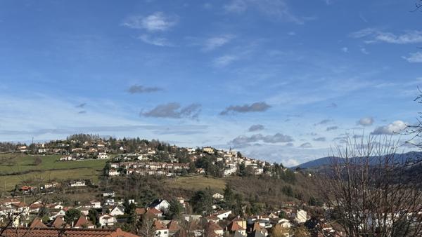 L'Étrat (42580) Maison de 150m2 environ sur 726m2 de terrain