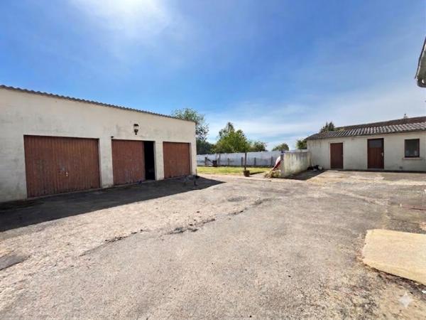 Maison à COURGAINS, 72260 - 10 pièces 250m²