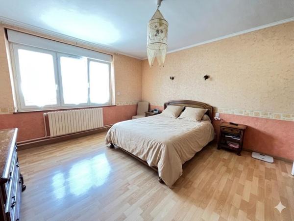 Maison à COURGAINS, 72260 - 10 pièces 250m²