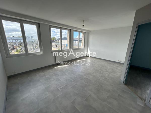 Immeuble à GUINGAMP, 22200 - 295m²