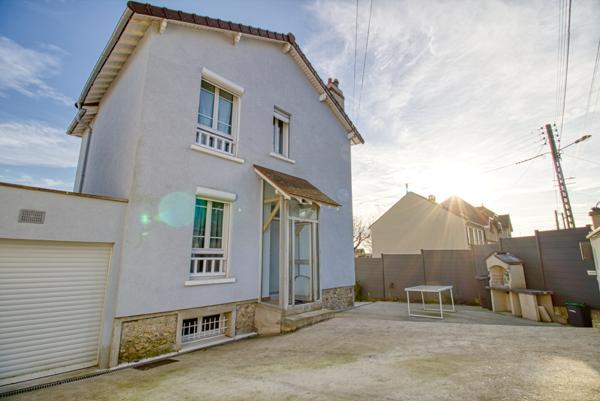 Jolie maison rénovée à proximité de toutes les commodités