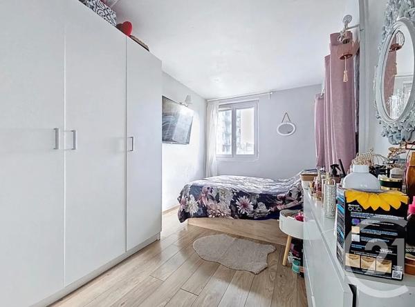Appartement à vendre  4 pièces - 67 m 2   ROSNY SOUS BOIS  - 93