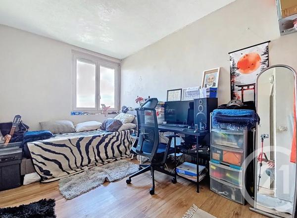 Appartement à vendre  4 pièces - 67 m 2   ROSNY SOUS BOIS  - 93