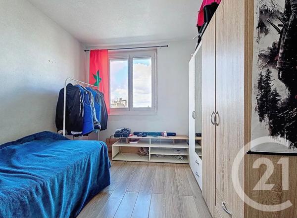 Appartement à vendre  4 pièces - 67 m 2   ROSNY SOUS BOIS  - 93