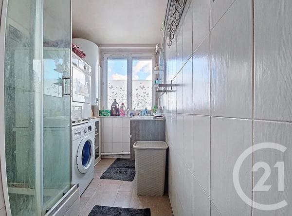 Appartement à vendre  4 pièces - 67 m 2   ROSNY SOUS BOIS  - 93