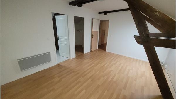 Proche Bellegarde, fermette rénovée 135m², 3 ch + bureau + dép / 634m²