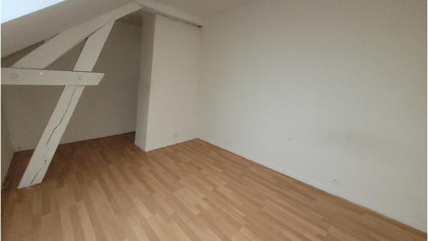 Proche Bellegarde, fermette rénovée 135m², 3 ch + bureau + dép / 634m²