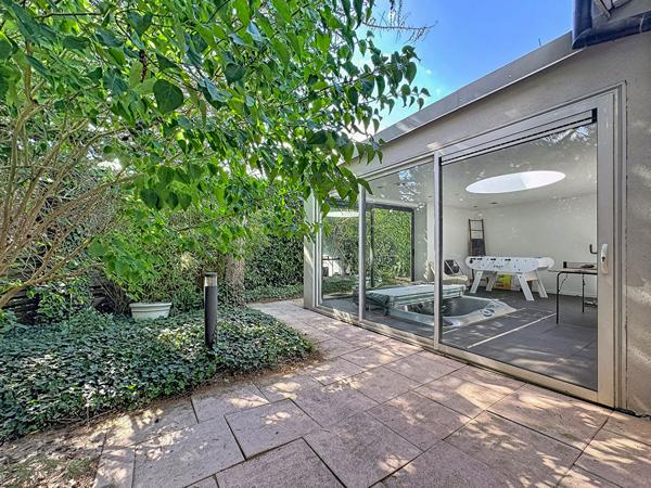Maison d'architecte de 6/7P sur 10.56 ares Hangenbieten