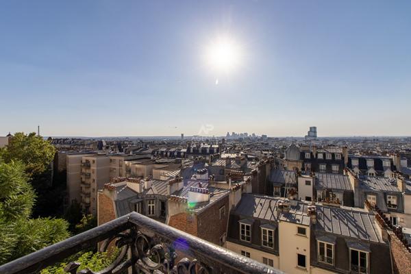 PARIS 18EME - MONTMARTRE - RUE CAULAINCOURT - BALCON - VUE PANORAMIQUE - ASCENSEUR. 895 000 € **  - Référence  6865-SB
