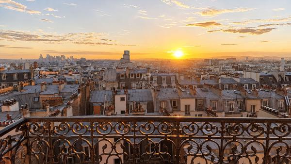 PARIS 18EME - MONTMARTRE - RUE CAULAINCOURT - BALCON - VUE PANORAMIQUE - ASCENSEUR. 895 000 € **  - Référence  6865-SB