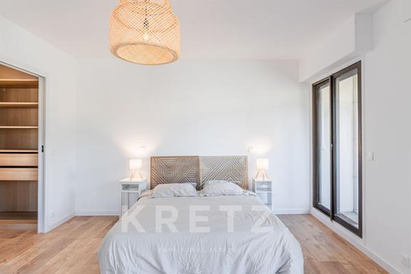 Cannes Marina – Appartement 4 pièces rénové avec vue golf et Marina à MANDELIEU LA NAPOULE