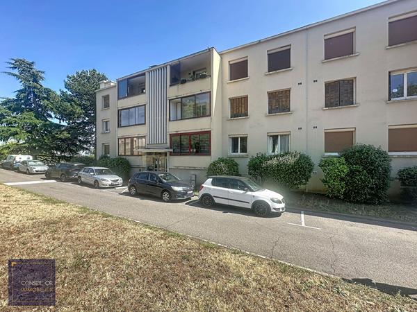 Appartement T3 + Cave et place de parking , Oullins pierre benite