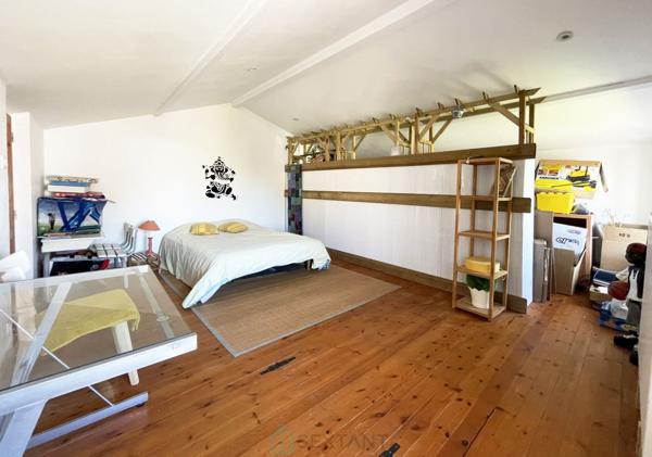 Belle propriété de 325² sur une parcelle de 3 660m²
