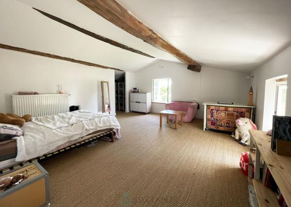 Belle propriété de 325² sur une parcelle de 3 660m²