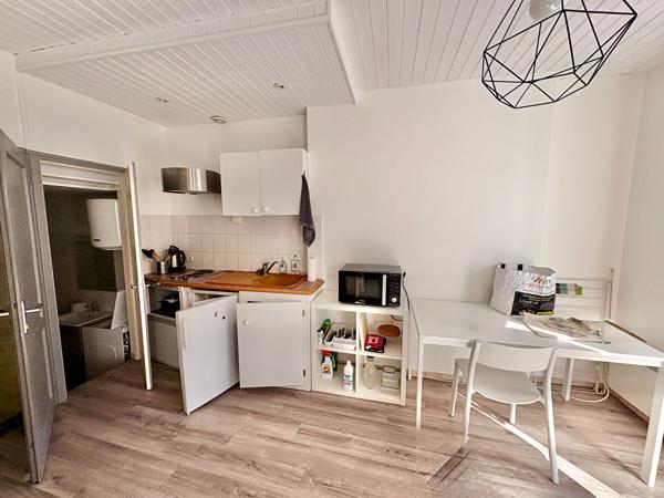 A LOUER - NANTES ST CLEMENT - Grand T1 Meublé - IDEAL ETUDIANT