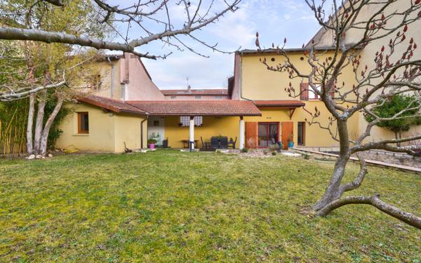 Maison à vendre    5 pièces • 183 m2 Charly