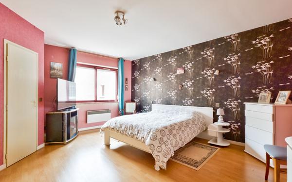 Maison à vendre    5 pièces • 183 m2 Charly