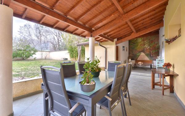 Maison à vendre    5 pièces • 183 m2 Charly