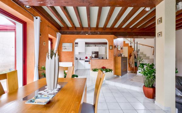 Maison à vendre    5 pièces • 183 m2 Charly