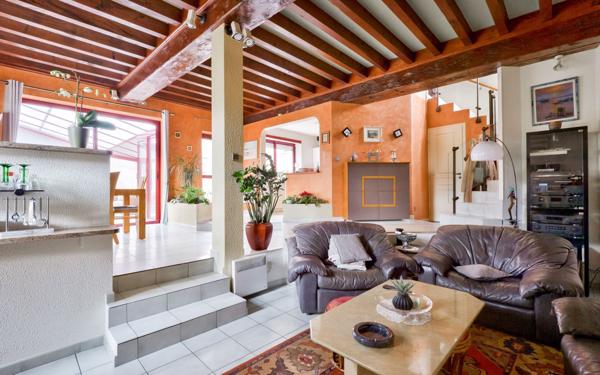 Maison à vendre    5 pièces • 183 m2 Charly