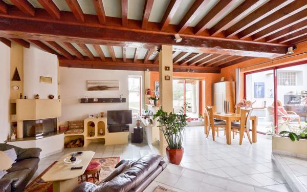 Maison à vendre    5 pièces • 183 m2 Charly