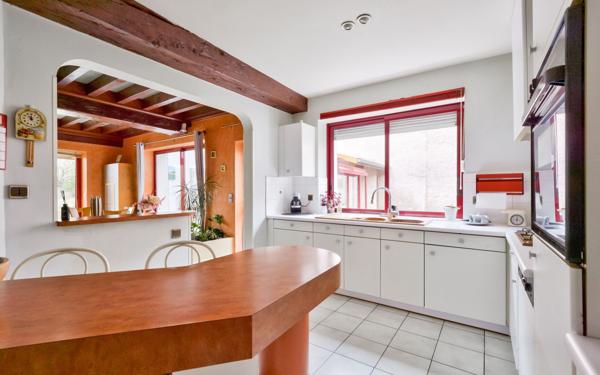 Maison à vendre    5 pièces • 183 m2 Charly