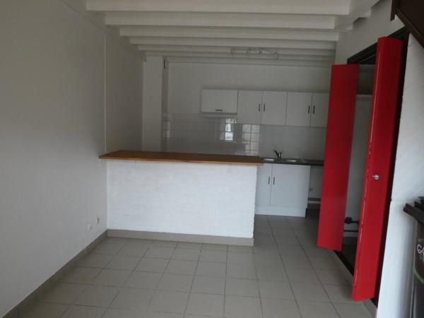 Maison T2 non meublée - 33 m² avec stationnement - RANG-DU-FLIERS