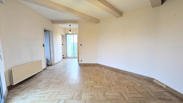 Saint-Évarzec (29170) Grande propriété de 5700 m² terrain constructible avec maison d'architecte de 130m² et hangar de stockage ou g