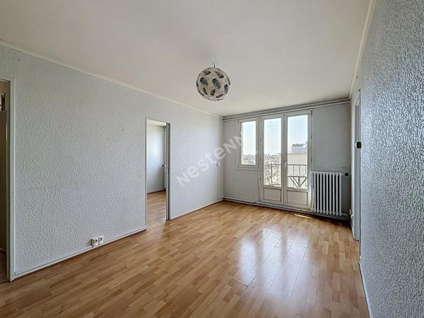 MONTREUIL, PROCHE DU QUARTIER COMMERCANT DE PAUL SIGNAC, DERNIER ETAGE AVEC ASCENSEUR, APPARTEMENT 3 PIECES AVEC BALCON ET CAVE