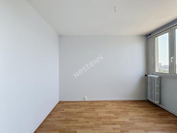 MONTREUIL, PROCHE DU QUARTIER COMMERCANT DE PAUL SIGNAC, DERNIER ETAGE AVEC ASCENSEUR, APPARTEMENT 3 PIECES AVEC BALCON ET CAVE