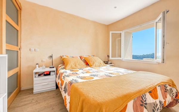 Maison à vendre    8 pièces •  Touët-de-l'Escarène