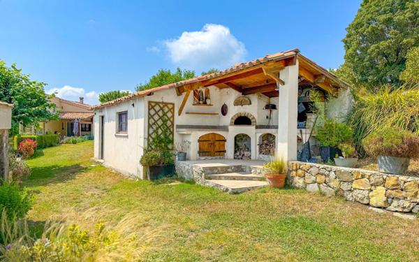 Maison à vendre    8 pièces •  Touët-de-l'Escarène