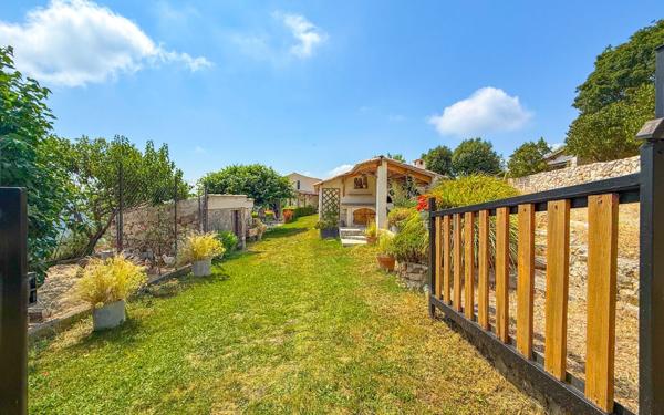 Maison à vendre    8 pièces •  Touët-de-l'Escarène