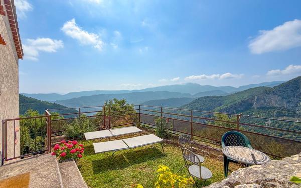 Maison à vendre    8 pièces •  Touët-de-l'Escarène