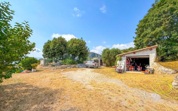 Maison à vendre    8 pièces •  Touët-de-l'Escarène