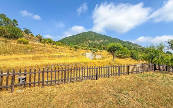 Maison à vendre    8 pièces •  Touët-de-l'Escarène