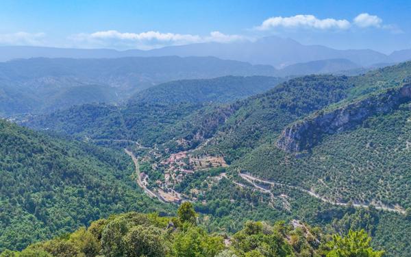 Maison à vendre    8 pièces •  Touët-de-l'Escarène